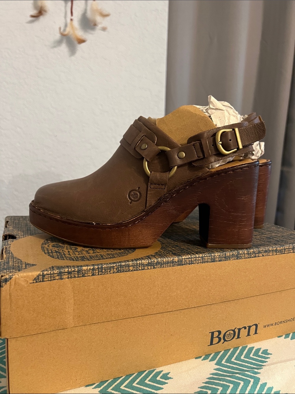 NWT Born Brown Leather Slingback Clog with Brass Ring Size 8 - Picture 13 of 14